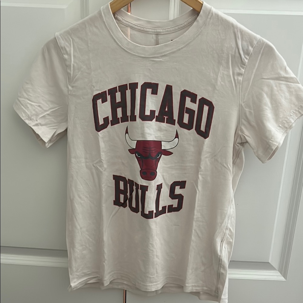 Abercrombie & Fitch XS Chicago Bulls Relaxed Tee